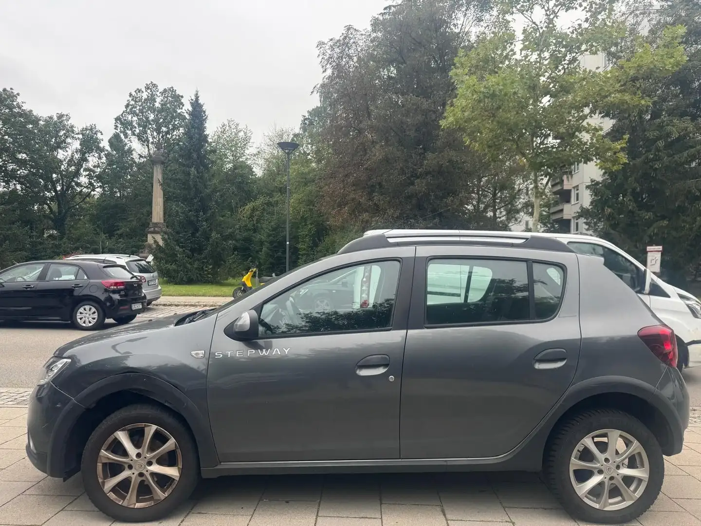 Dacia Sandero Stepway Sandero II 20 J. AKTION 2,0 % Finanz. Grau - 2