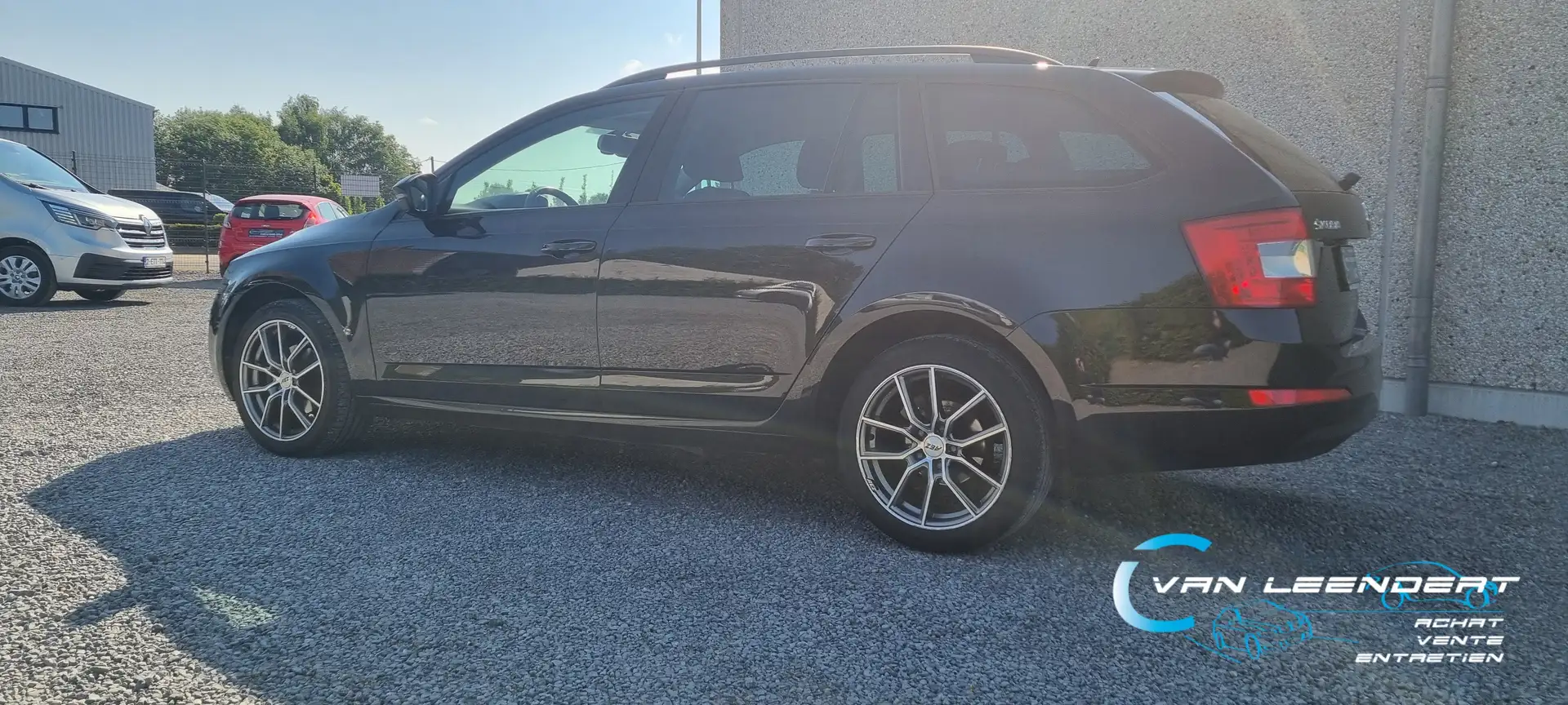 Skoda Octavia Octavia SW 1.6 CR TDi Ambition Noir - 2