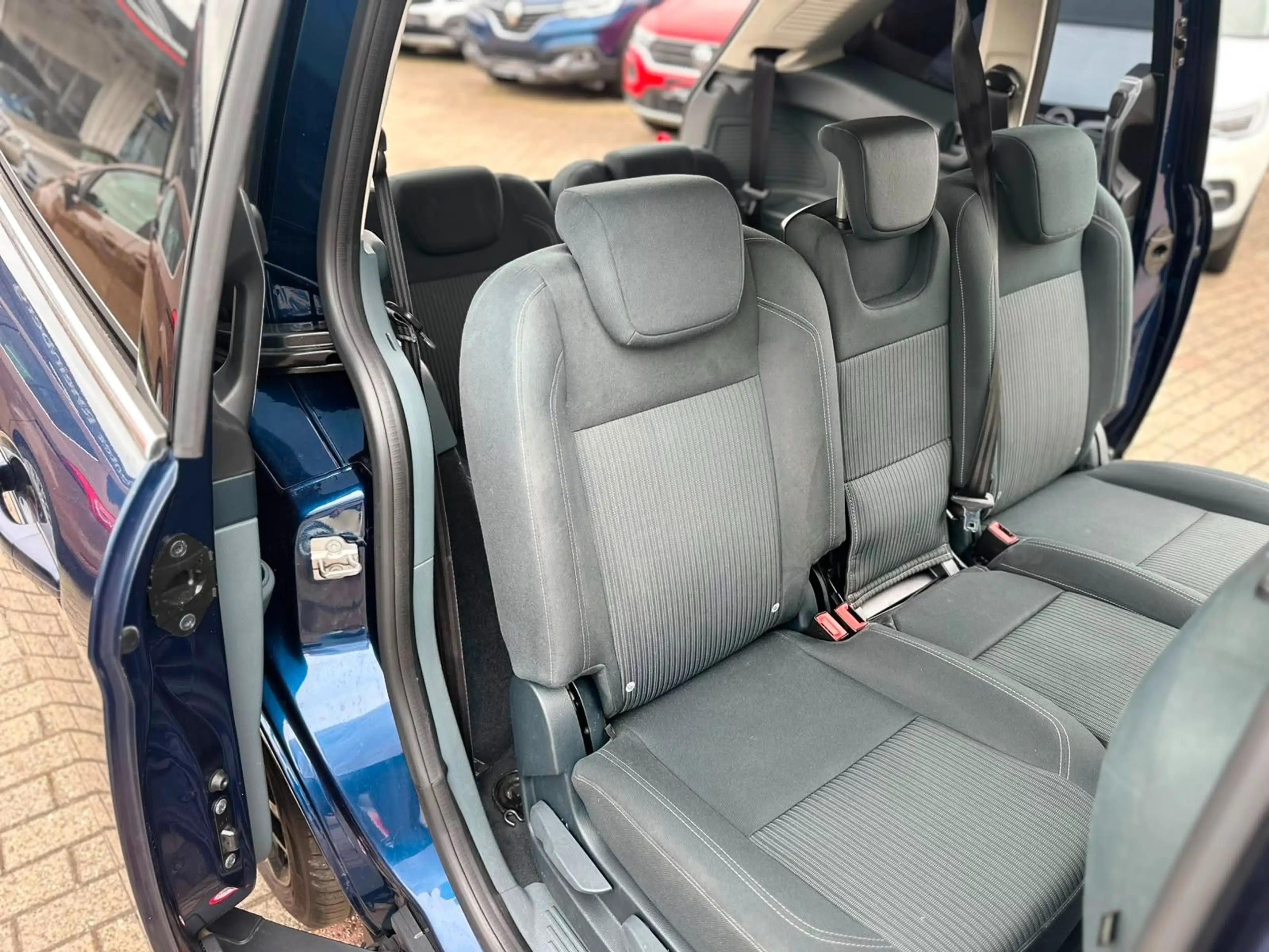 Ford Grand C-Max Grand C-MAX Titanium Aut — photo 15