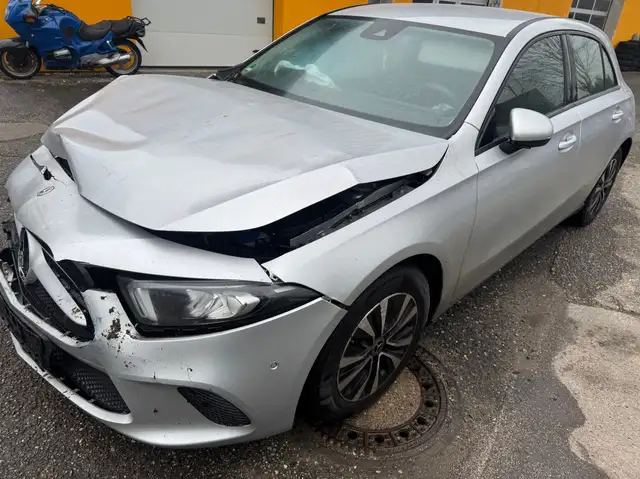 Mercedes-Benz A 180 A 180 (177.084)