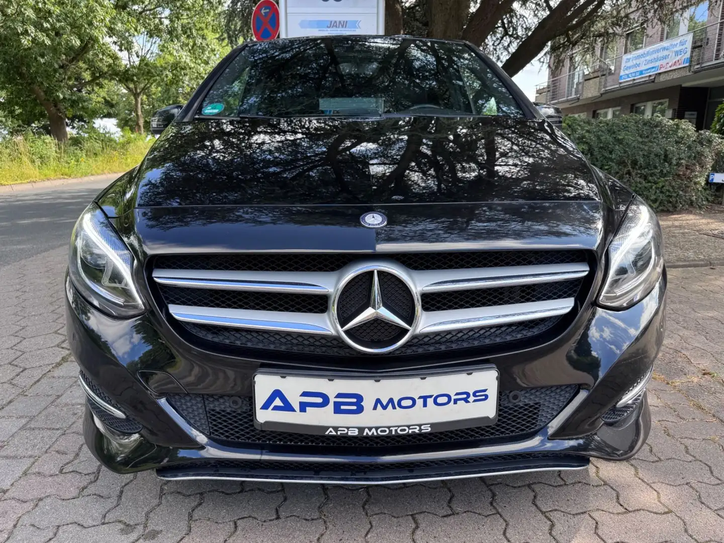 Mercedes-Benz B 180 DCT LED NAVI PARK-ASSIST SHZ PDC AHK TEMPO Noir - 2