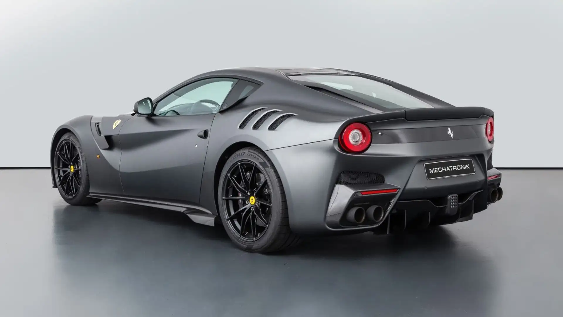 Ferrari F12 tdf Grau - 2
