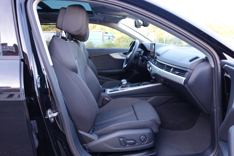 Audi A4 allroad 40TDI *ACC* PANORAMA* AHK* SPORTSITZE — photo 11
