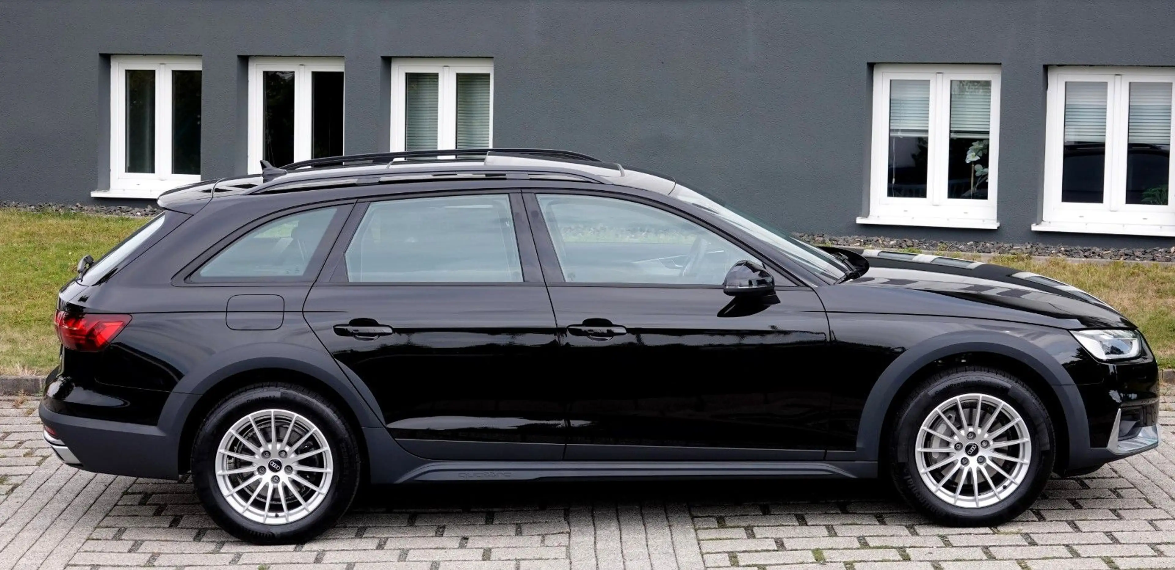 Audi A4 allroad 40TDI *ACC* PANORAMA* AHK* SPORTSITZE — photo 6