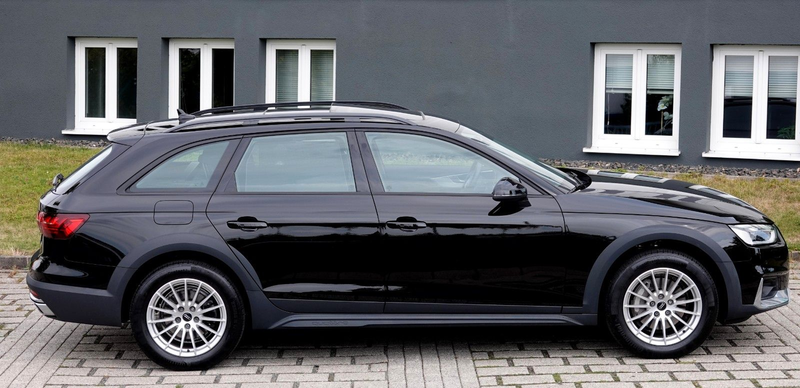 Audi A4 allroad 40TDI *ACC* PANORAMA* AHK* SPORTSITZE — photo 6