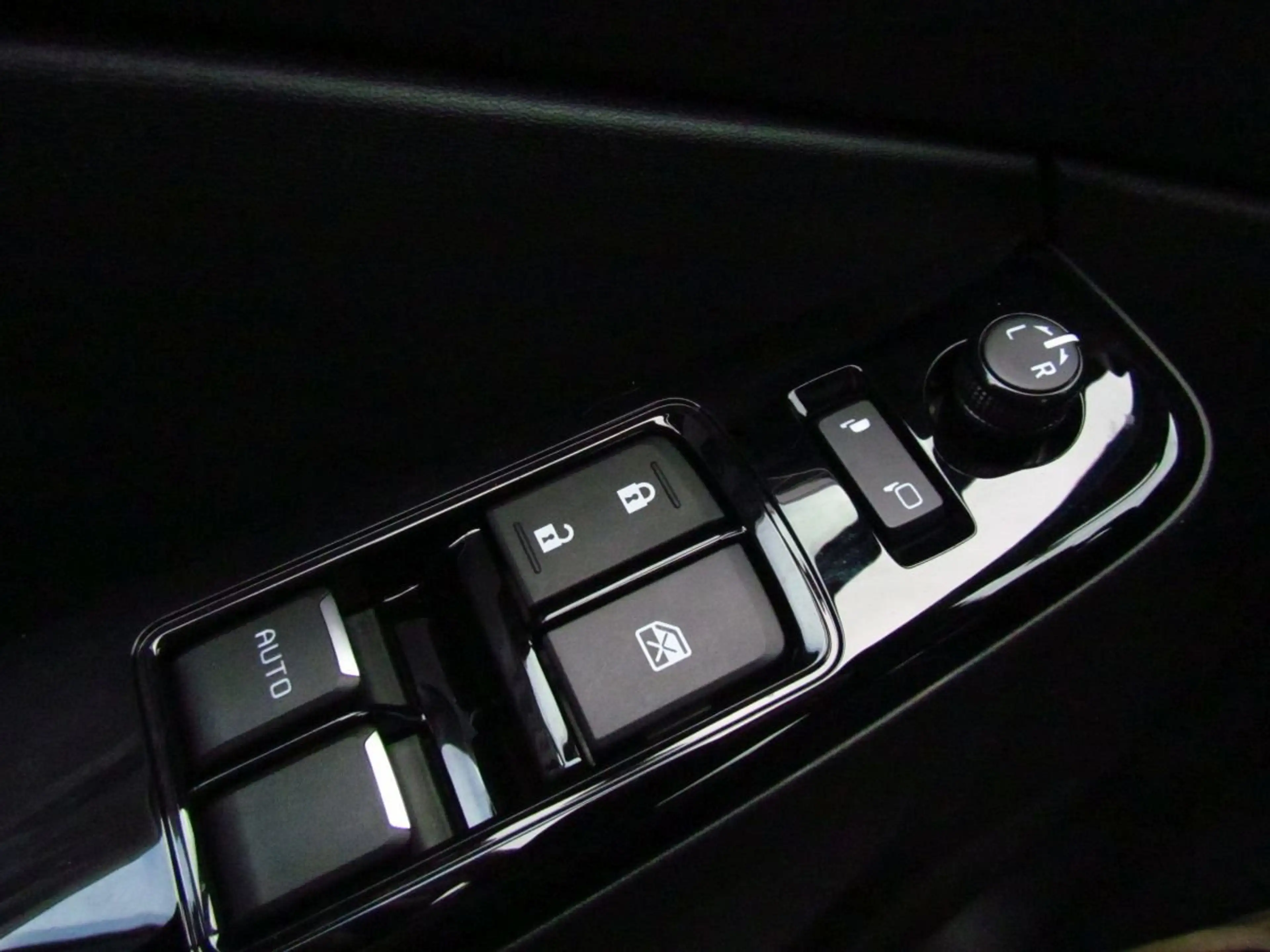 Isuzu D-Max SpaceCab 4WD Autm. LSE*Bi-LED-Licht,Rückkamera* — photo 13