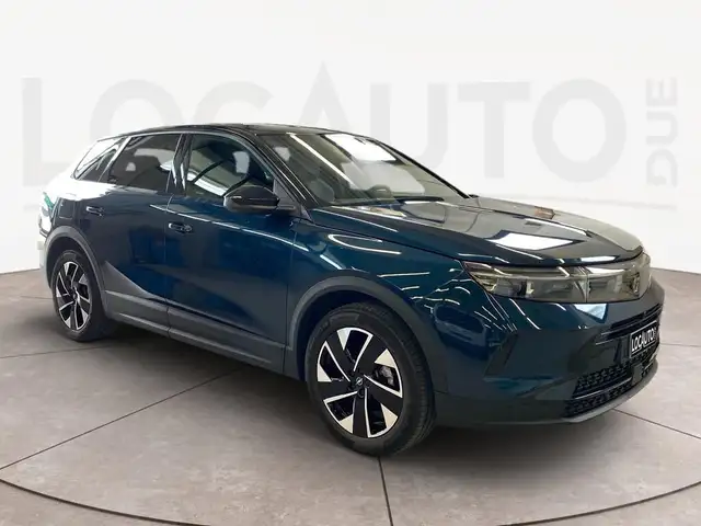 Opel Grandland view 3