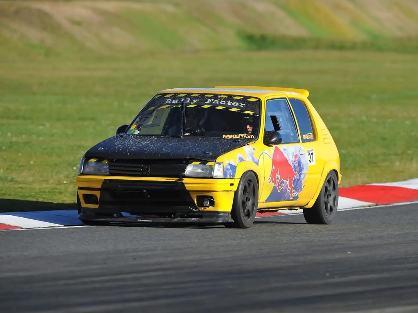 Peugeot 205 205 3p 1.3 Rallye Jaune - 1