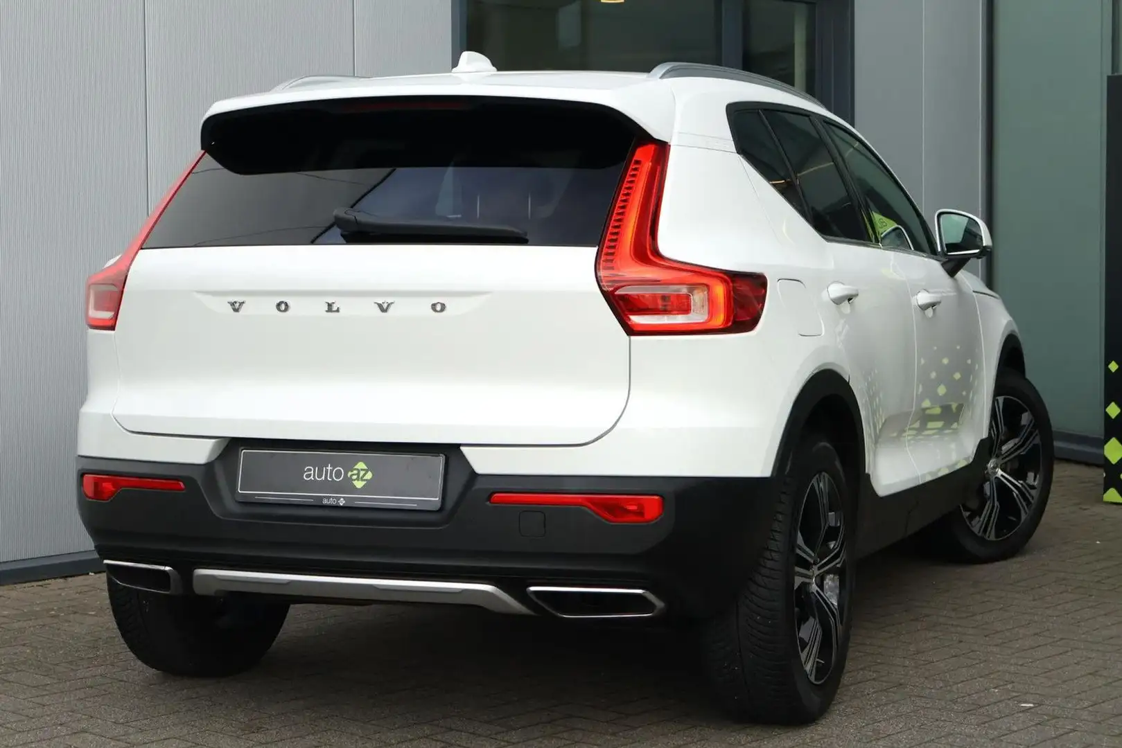 Volvo XC40 2.0 T4 Inscription / Harman Kardon / Elektr Blanc - 2