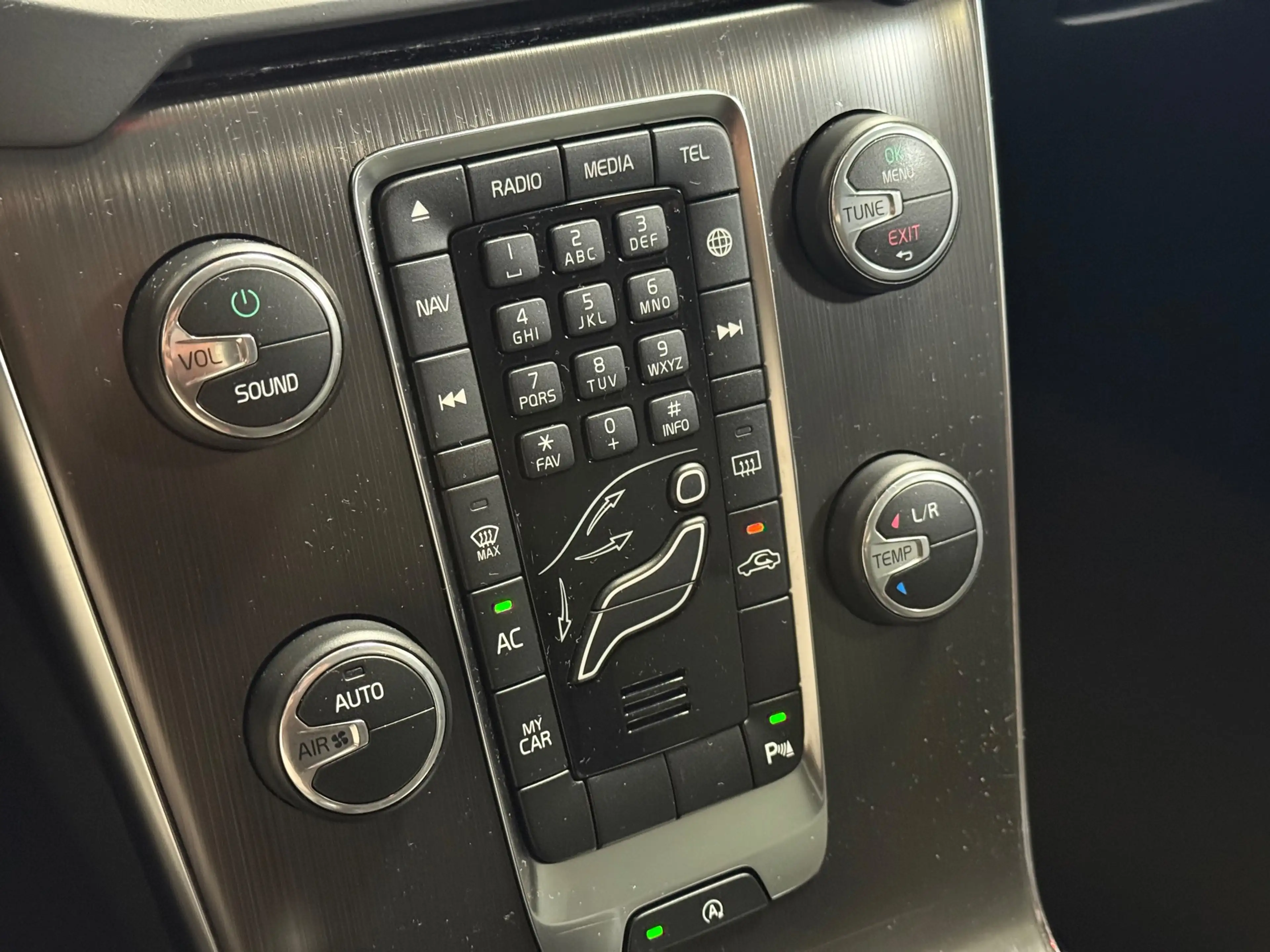 Volvo V40 Cross Country 1.6 T4 Momentum | Airco | Cruise | — photo 22