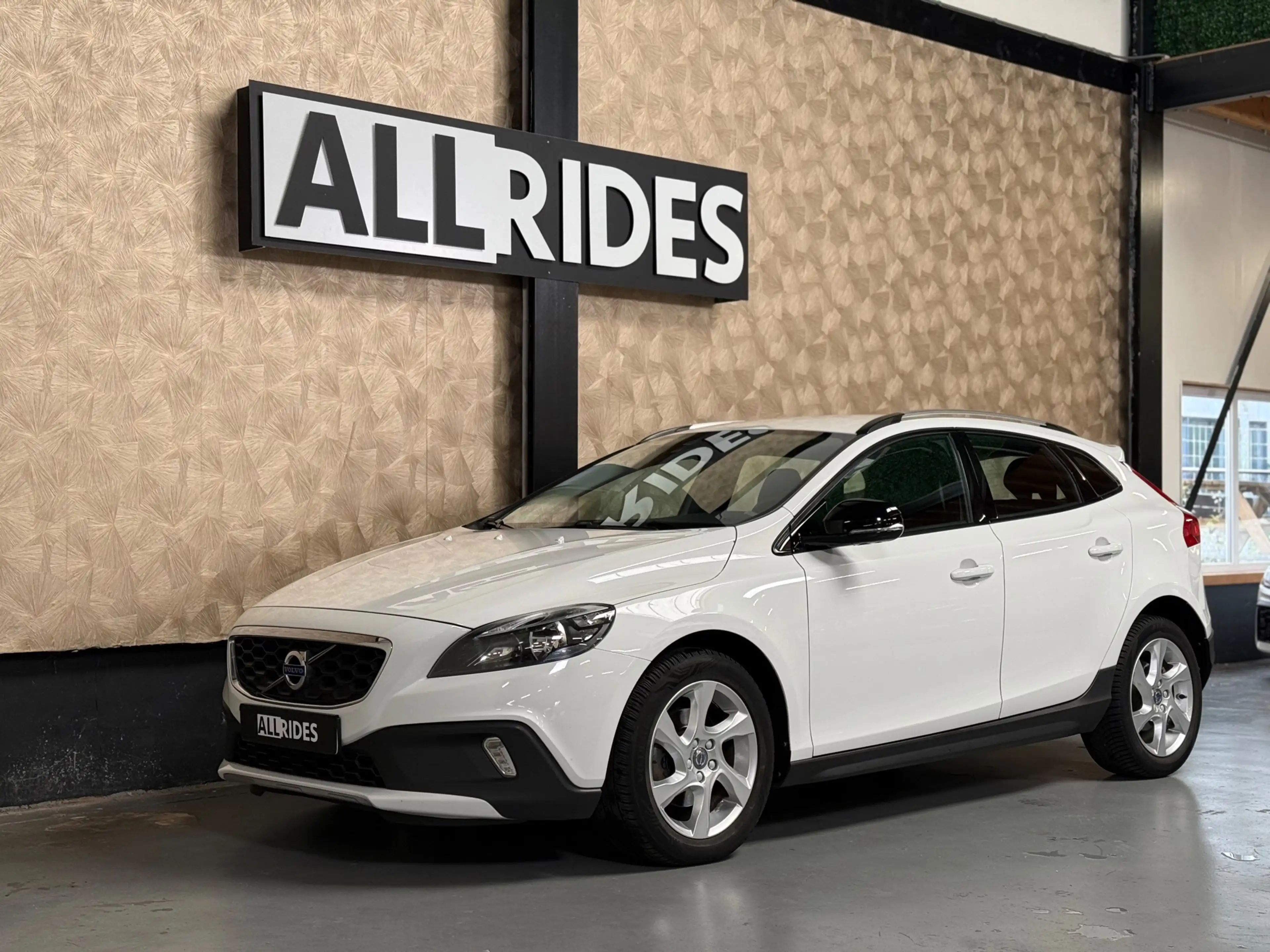 Volvo V40 Cross Country 1.6 T4 Momentum | Airco | Cruise | — photo 5