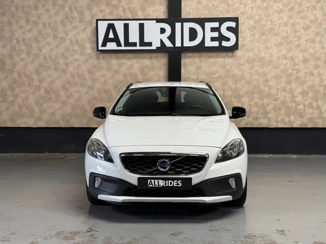 Volvo V40 Cross Country view 6