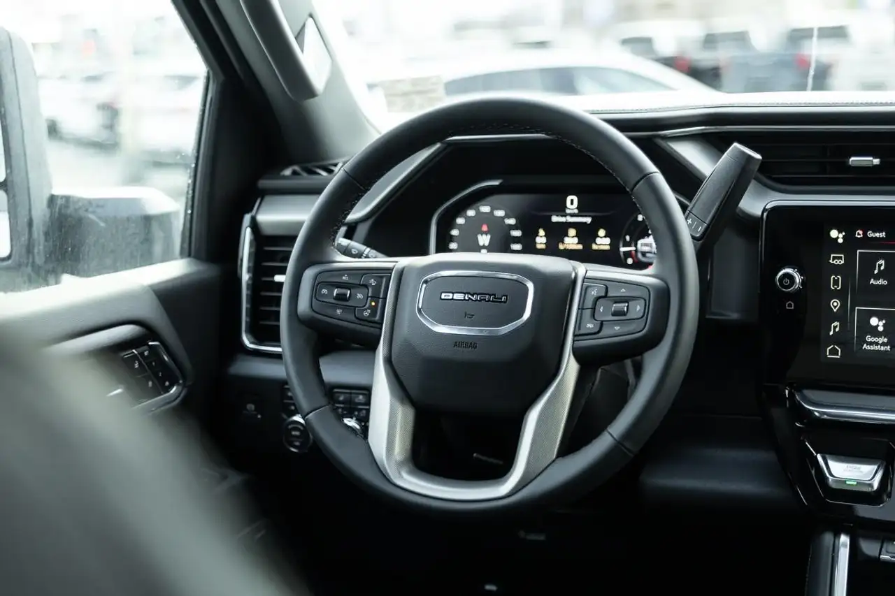 GMC Sierra 3500HD снимка GMC Sierra 3500HD