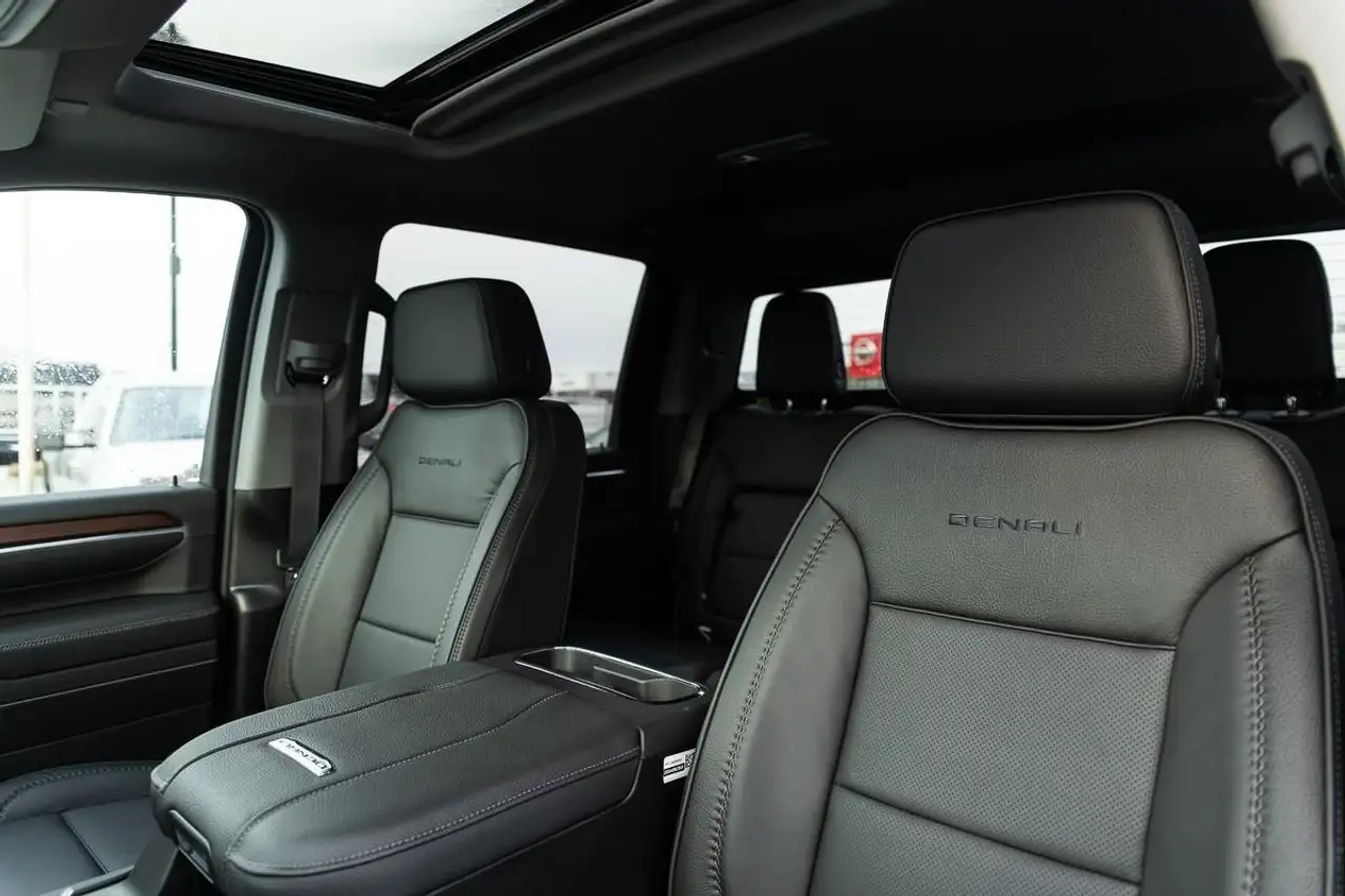 GMC Sierra 3500HD снимка GMC Sierra 3500HD