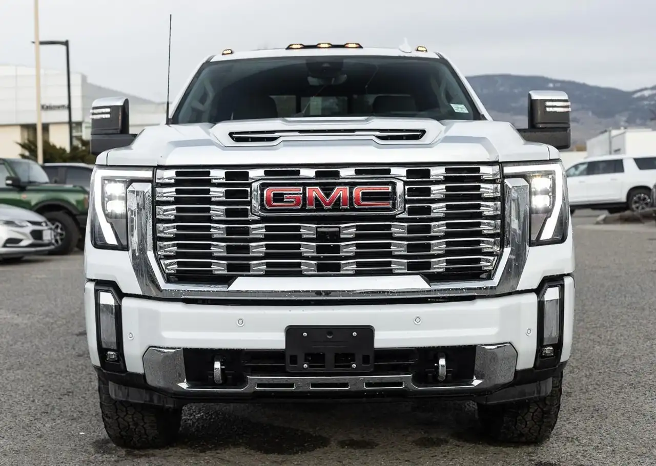 GMC Sierra 3500HD снимка GMC Sierra 3500HD