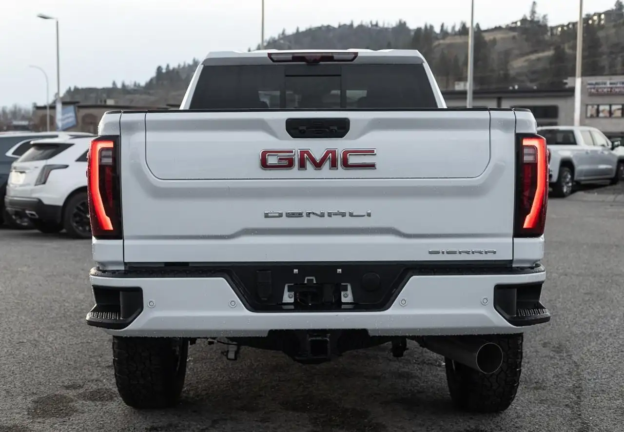 GMC Sierra 3500HD снимка GMC Sierra 3500HD