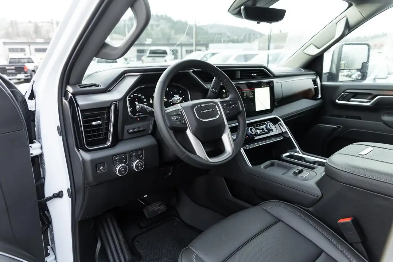 GMC Sierra 3500HD снимка GMC Sierra 3500HD
