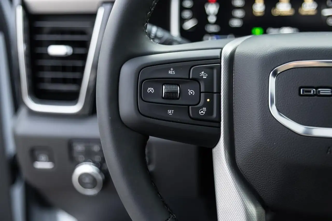 GMC Sierra 3500HD снимка GMC Sierra 3500HD