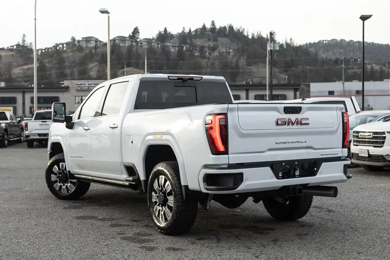 GMC Sierra 3500HD снимка GMC Sierra 3500HD