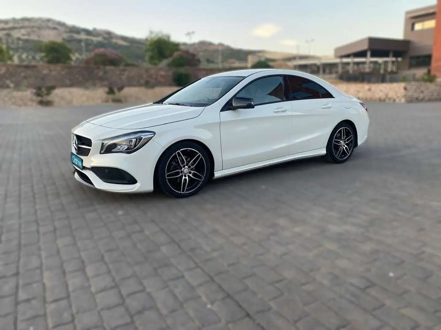 Mercedes-Benz CLA 200 200d Blanc - 2