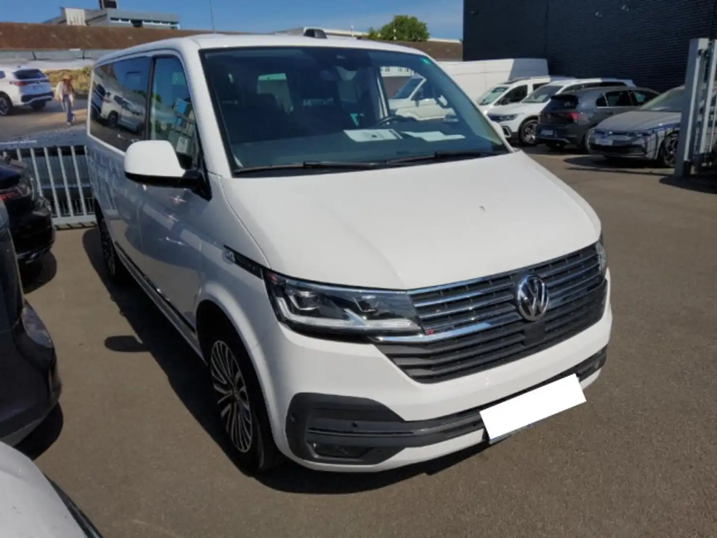 Volkswagen T6.1 Multivan Highline 2.0 TDI Weiß - 2