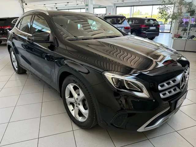 Mercedes-Benz GLA 180 Sport auto ! TAGLIANDI UFFICIALI ! APPLE CARPLAY!