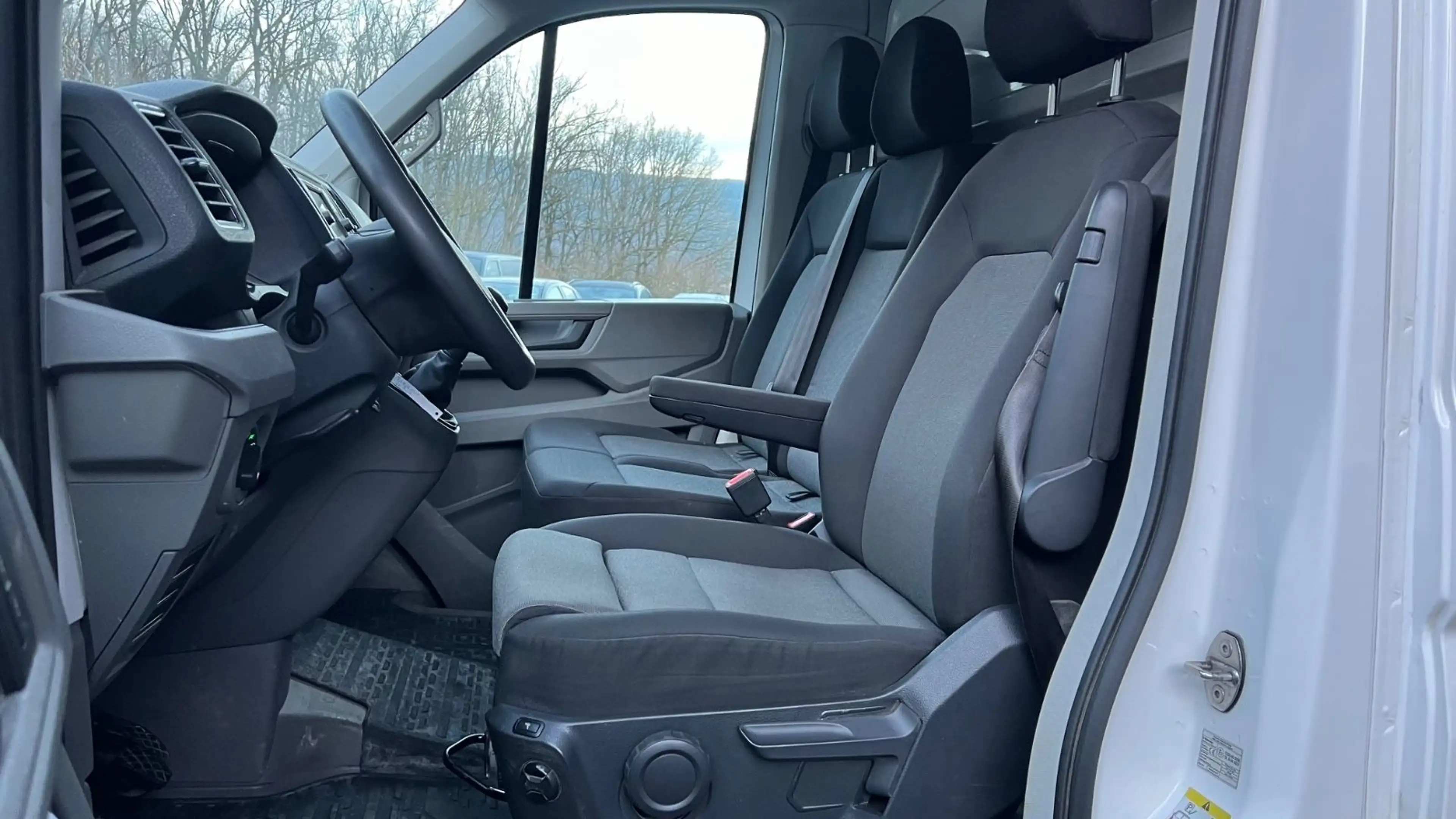 Volkswagen Crafter Pritsche 35 mittel 4MOTION — photo 7