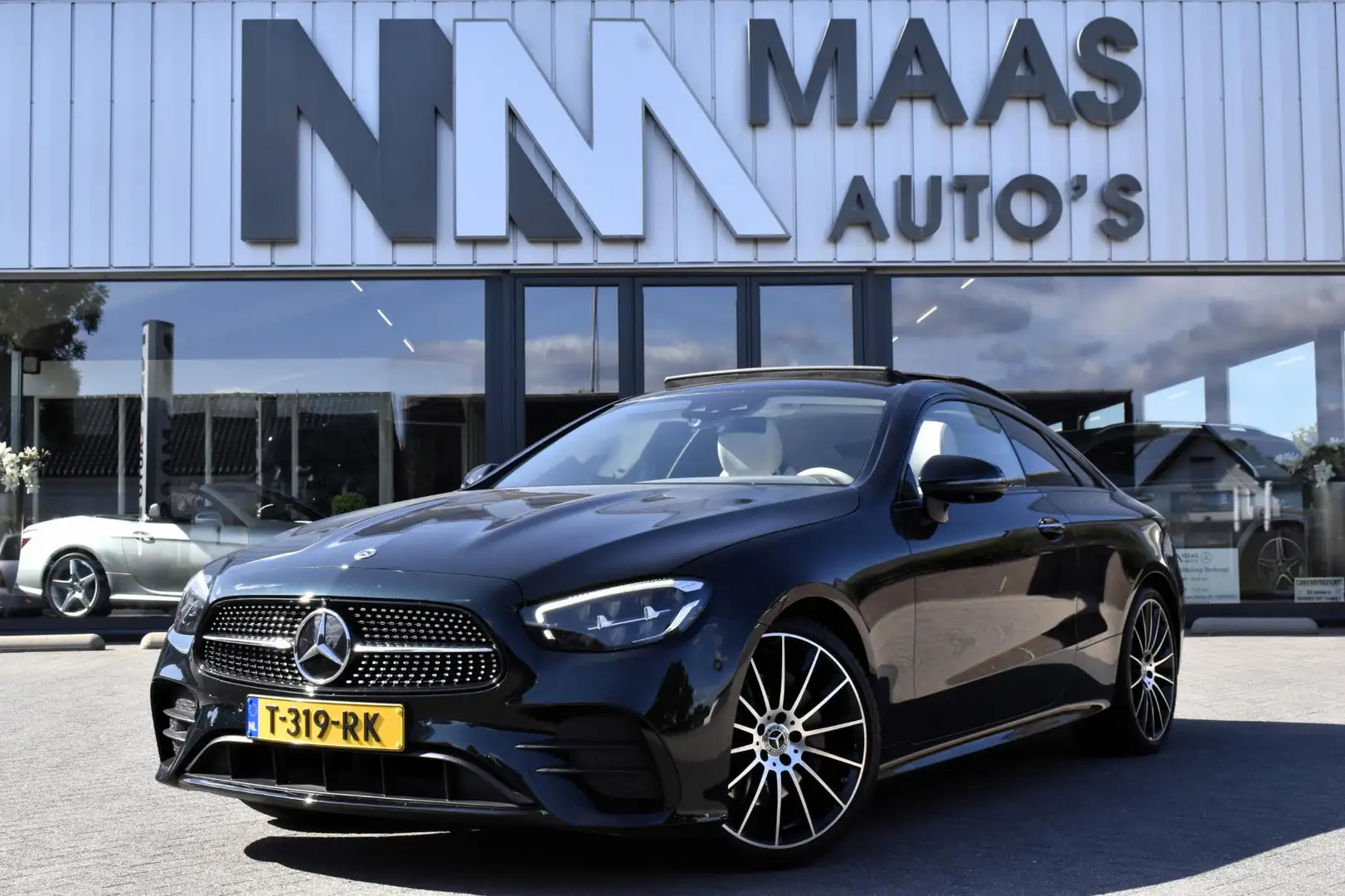 Mercedes-Benz E 200 Coupé AMG Line BTW NL auto Groen - 1