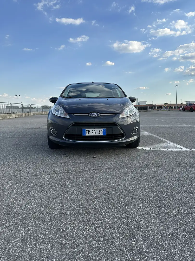 Ford Fiesta 5p 1.8 tddi Ambiente - 2