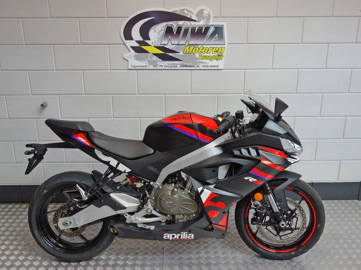 Aprilia RS 457 Zwart - 1