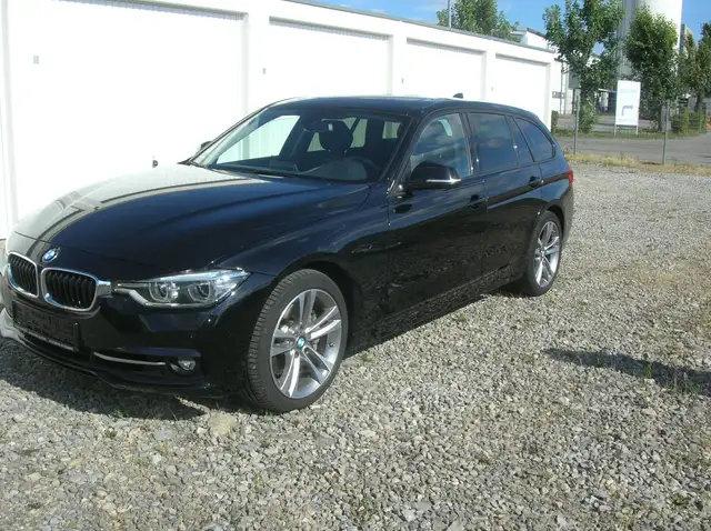 BMW 335 335 d xDrive Sport Line - Pano - AHK - Klima