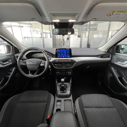Ford Focus view 11