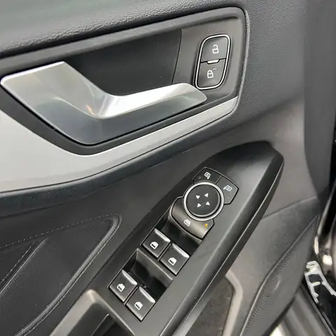Ford Focus view 14