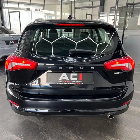 Ford Focus view 5