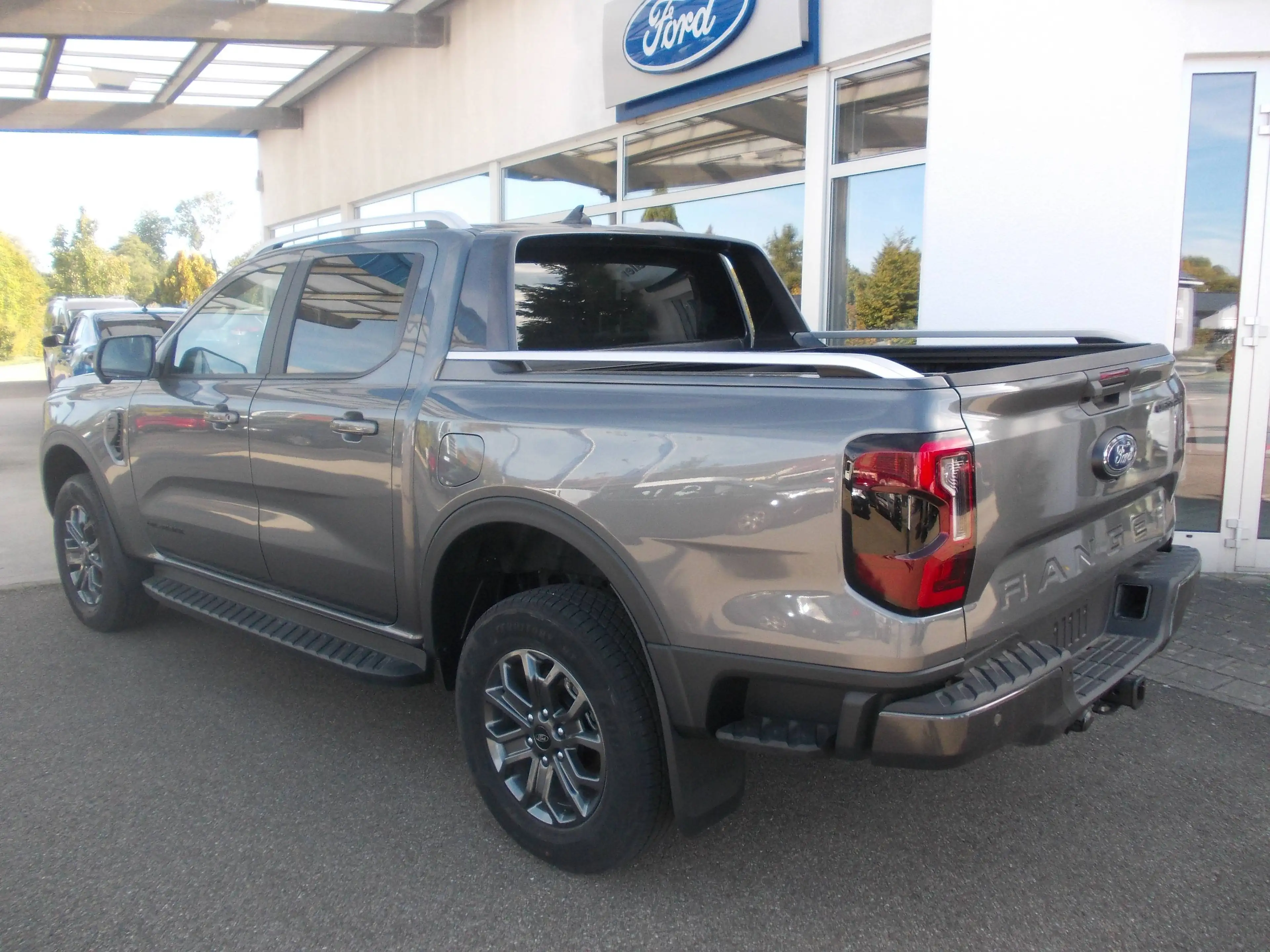 Ford Ranger Wildtrak e-4WD Doppelkabine m. el. Laderaumrollo, Anhängerkupplung — photo 3