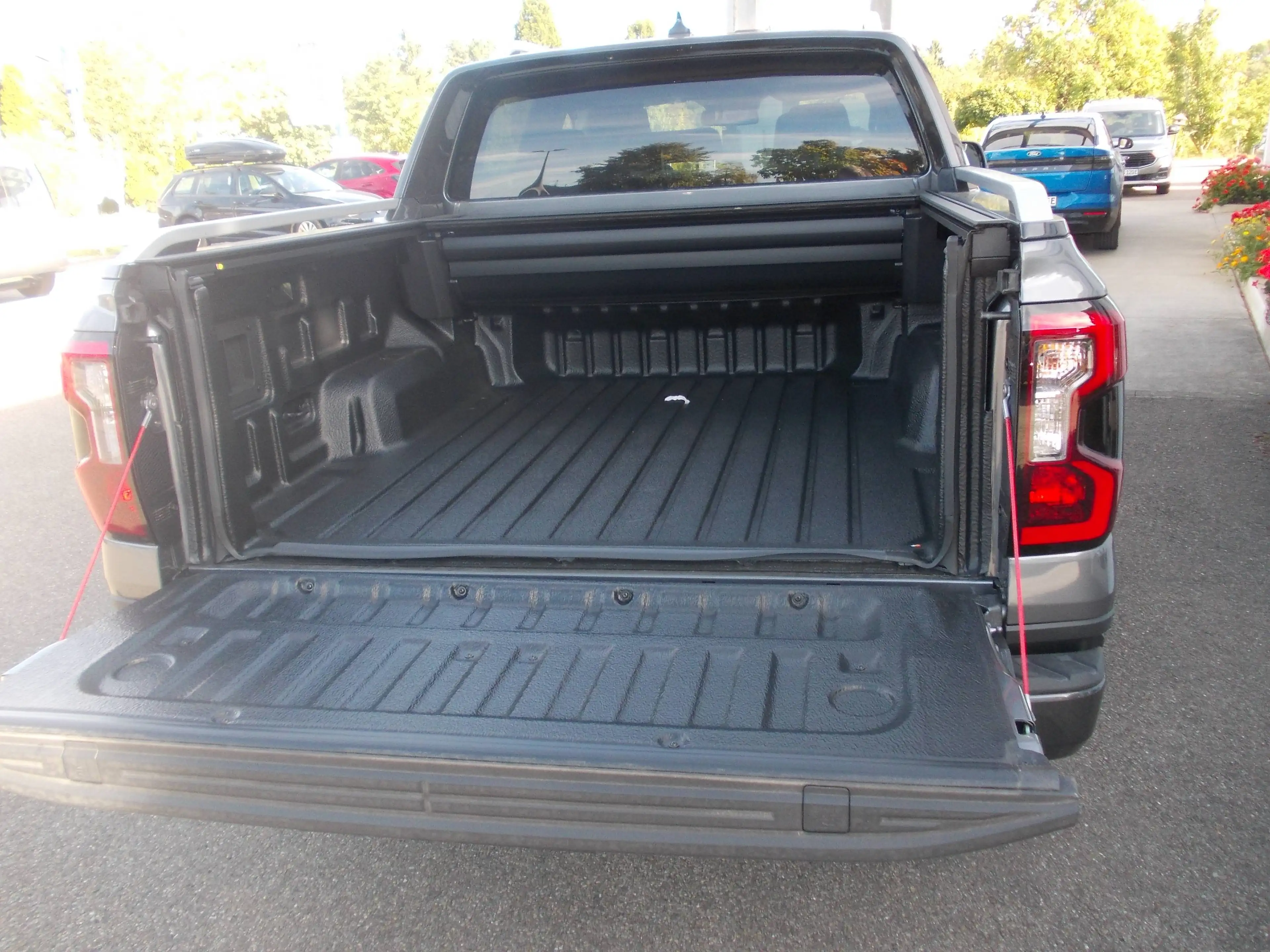 Ford Ranger Wildtrak e-4WD Doppelkabine m. el. Laderaumrollo, Anhängerkupplung — photo 6