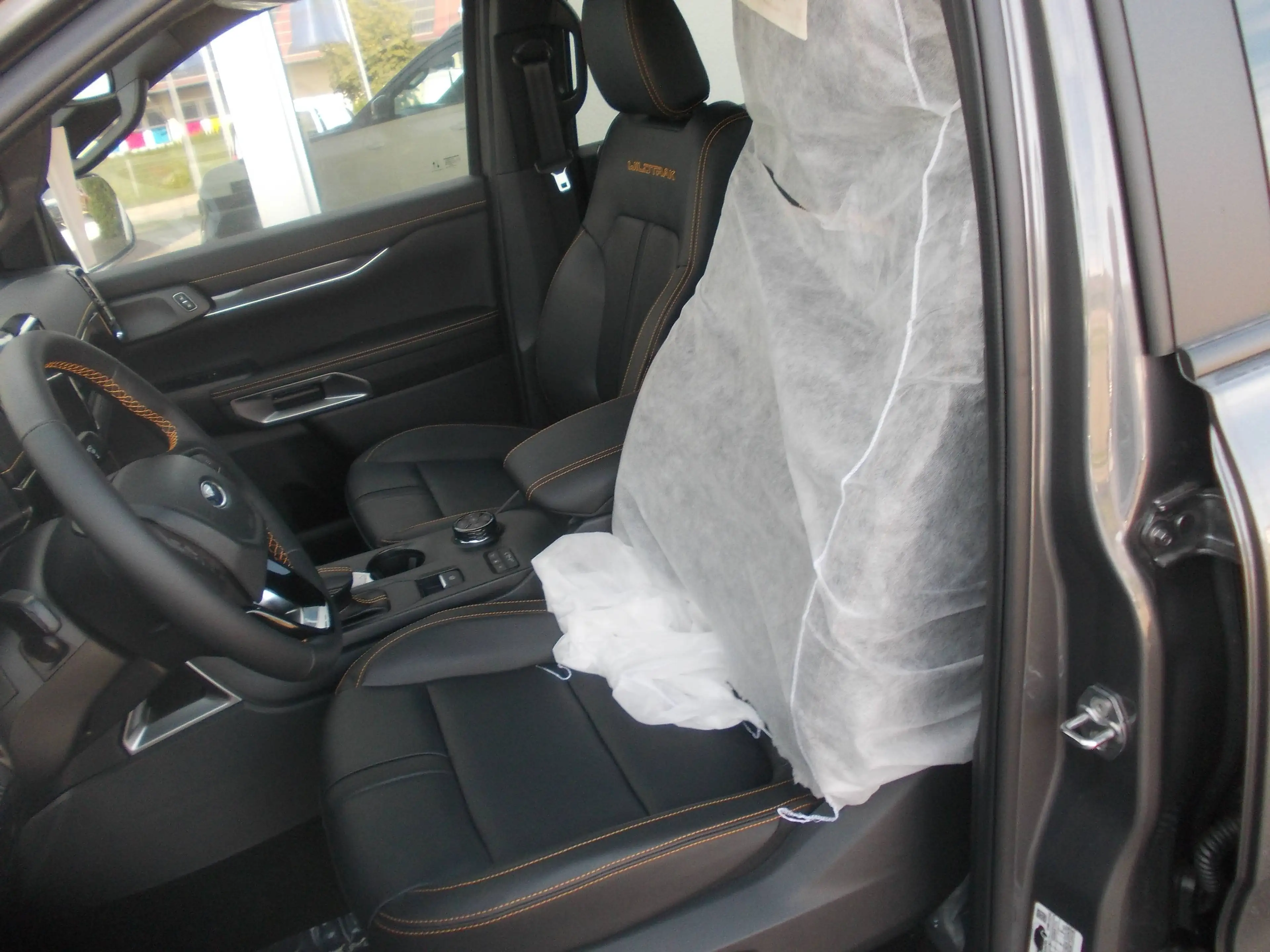 Ford Ranger Wildtrak e-4WD Doppelkabine m. el. Laderaumrollo, Anhängerkupplung — photo 10