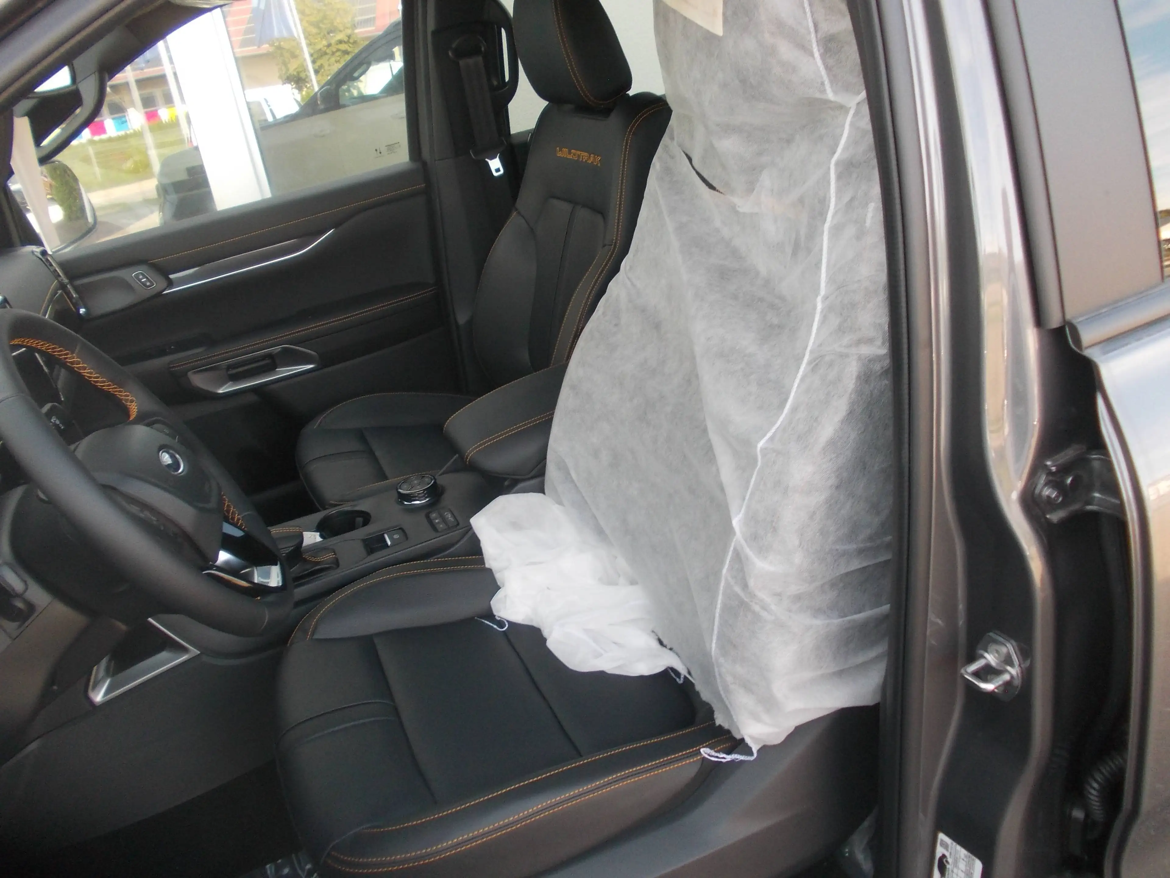 Ford Ranger Wildtrak e-4WD Doppelkabine m. el. Laderaumrollo, Anhängerkupplung — photo 9