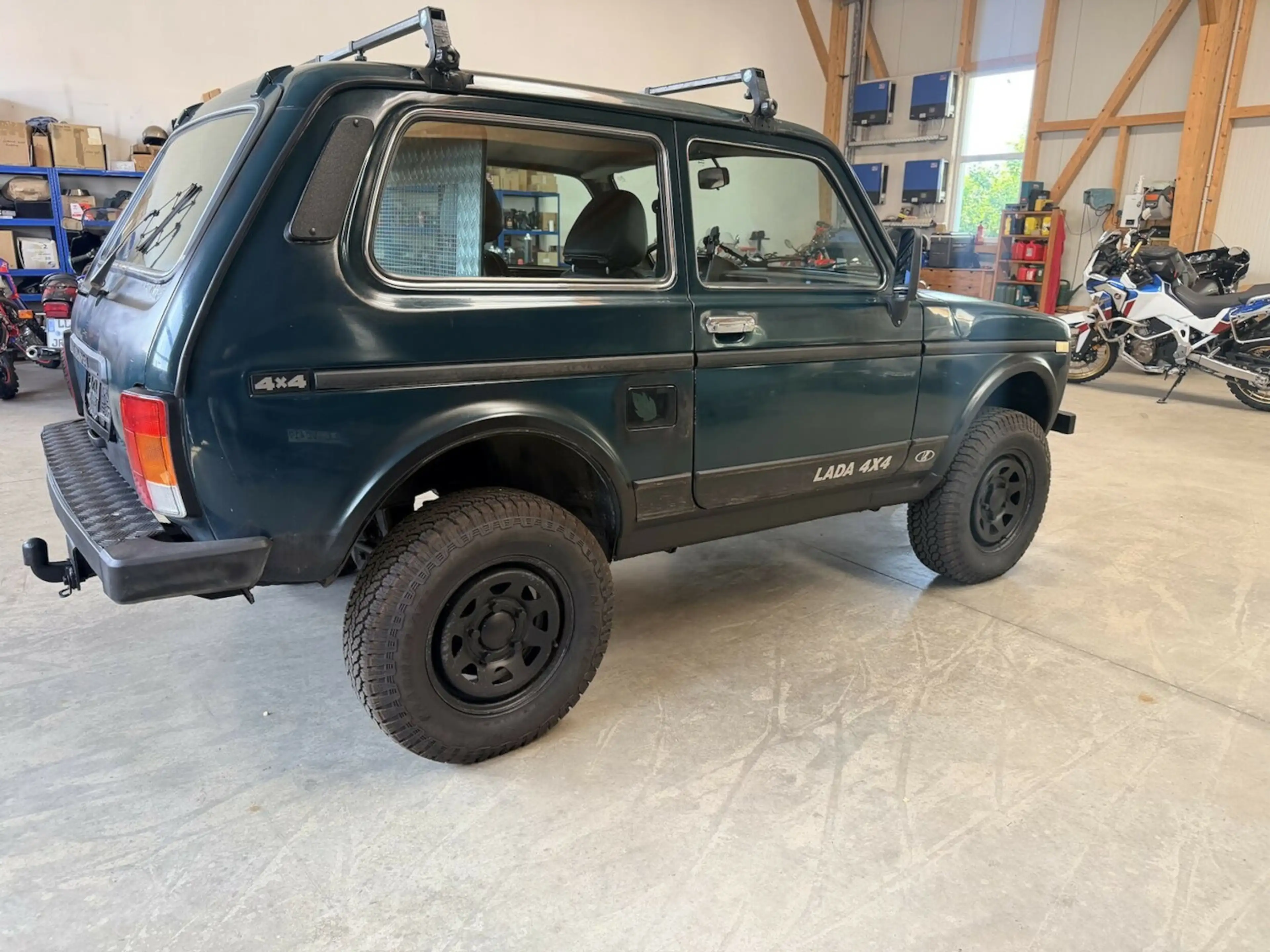 Lada Niva 1.7i 4x4 Winde AHK LED Hundeleiter — photo 6