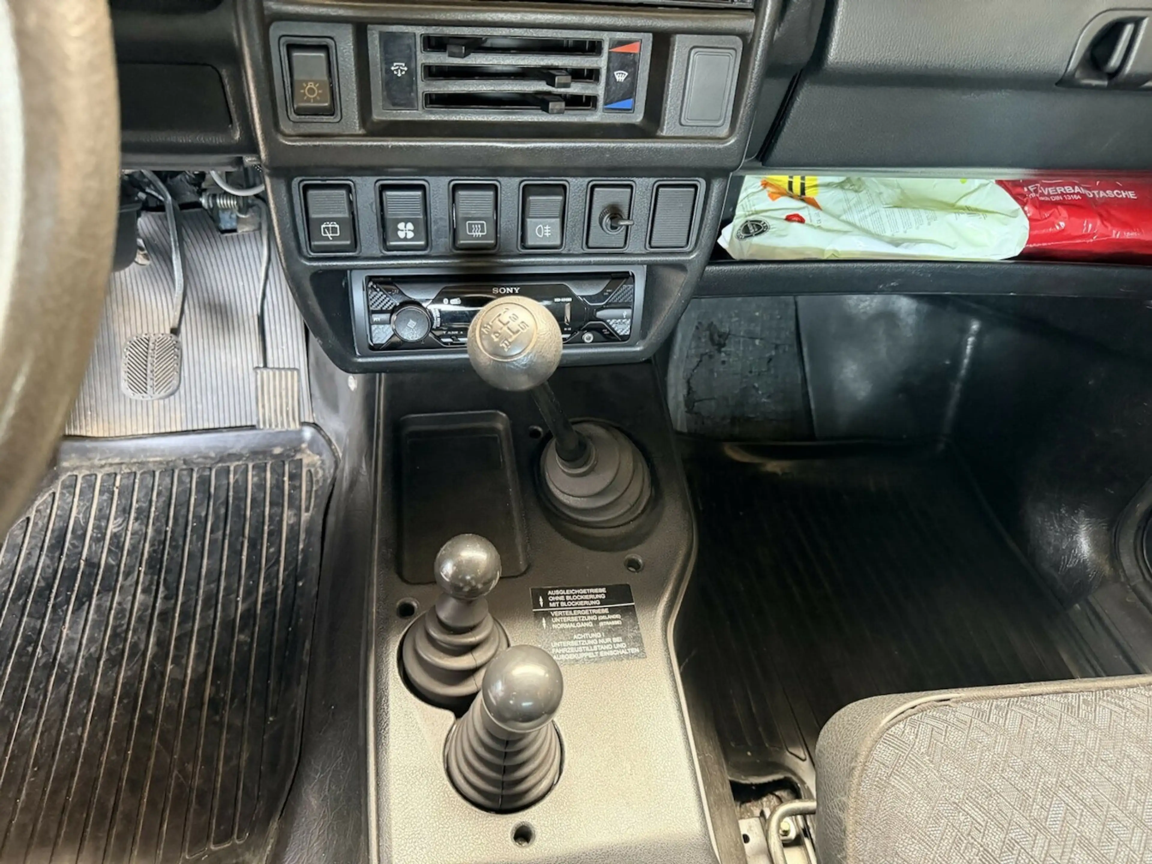 Lada Niva 1.7i 4x4 Winde AHK LED Hundeleiter — photo 14