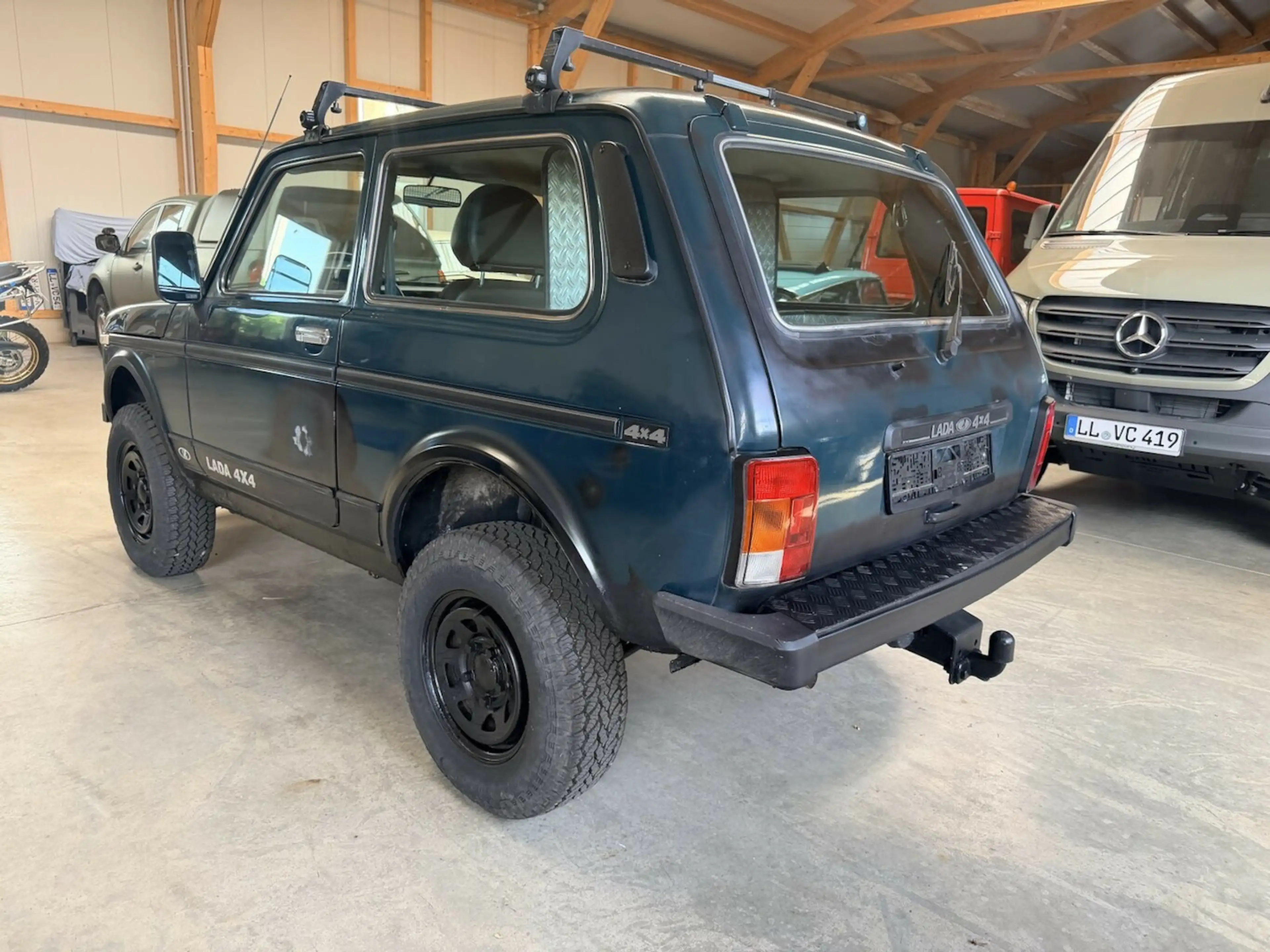Lada Niva 1.7i 4x4 Winde AHK LED Hundeleiter — photo 9