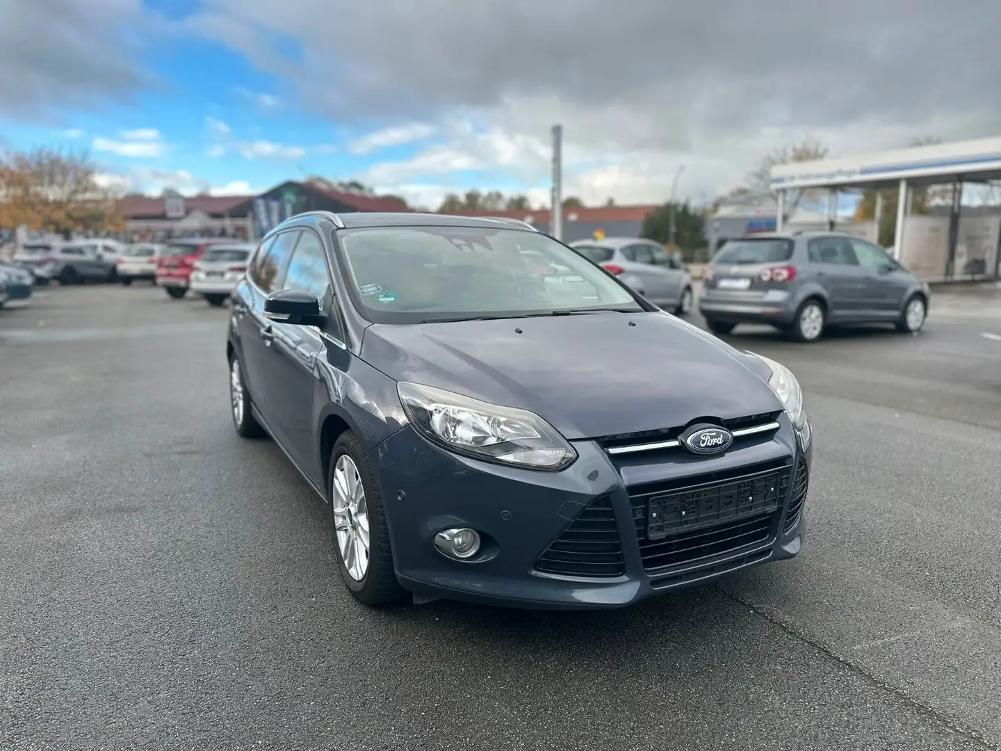 Ford Focus Turnier Titanium Bleu - 1