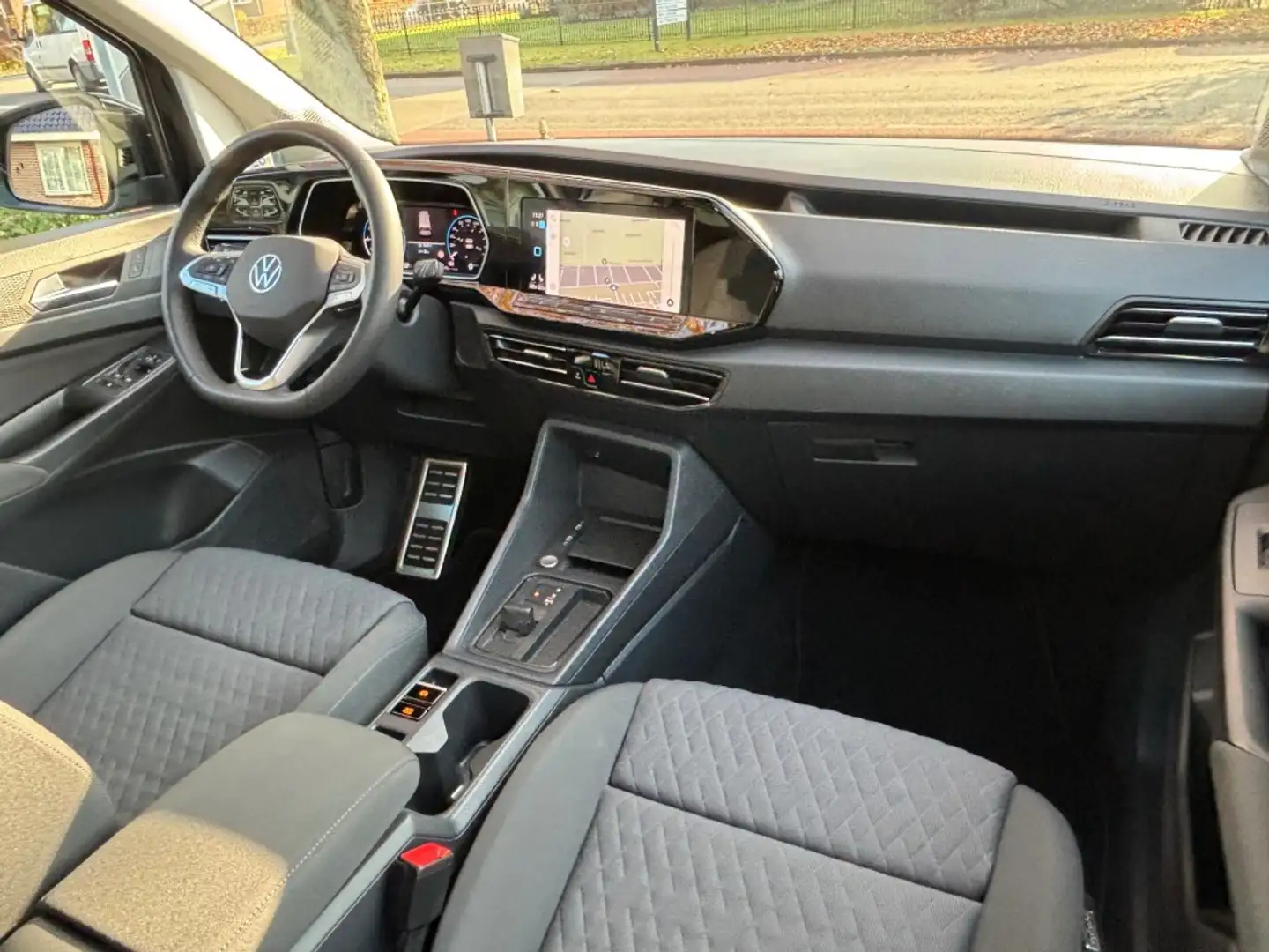 Volkswagen Caddy 1.5 TSI 115pk DSG Dark Label Navi, Camera, ACC, LE Zwart - 2