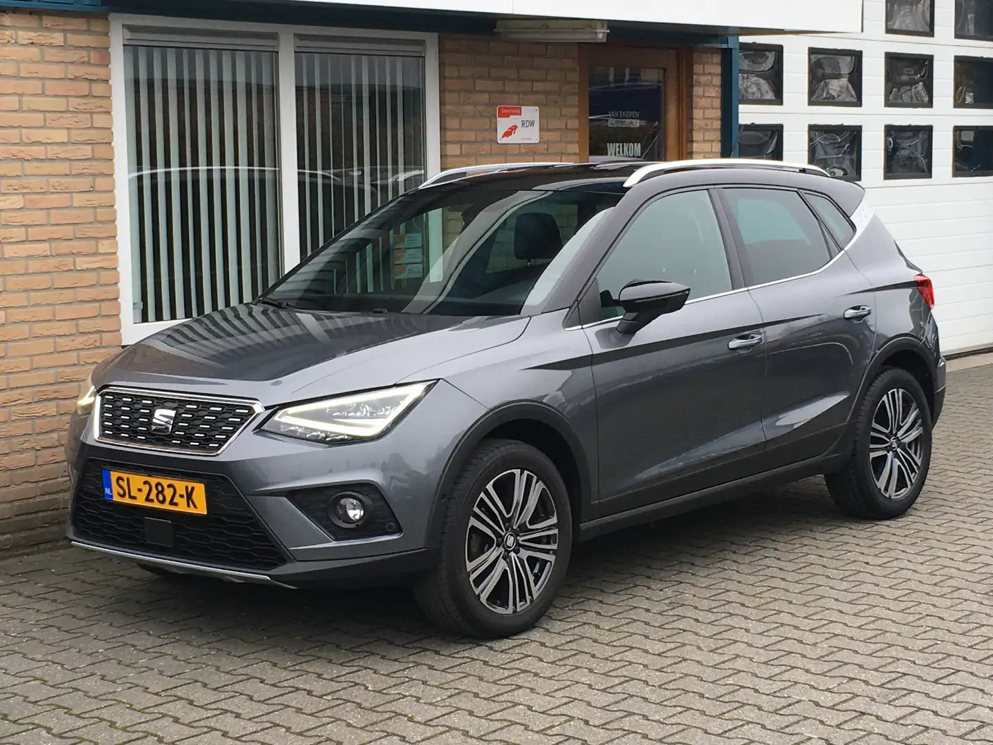 SEAT Arona 1.0 TSI Xcellence Launch Gris - 1