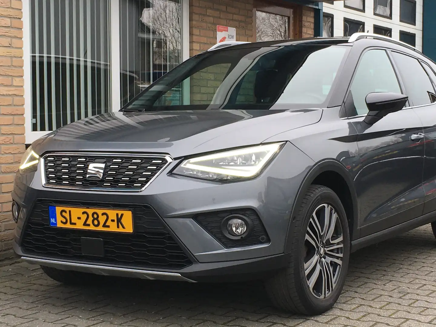 SEAT Arona 1.0 TSI Xcellence Launch Gris - 2