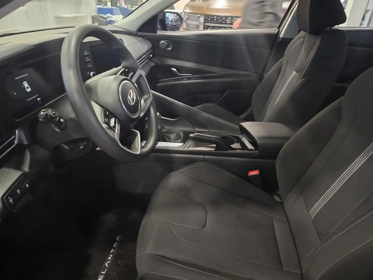 Hyundai ELANTRA снимка Hyundai ELANTRA