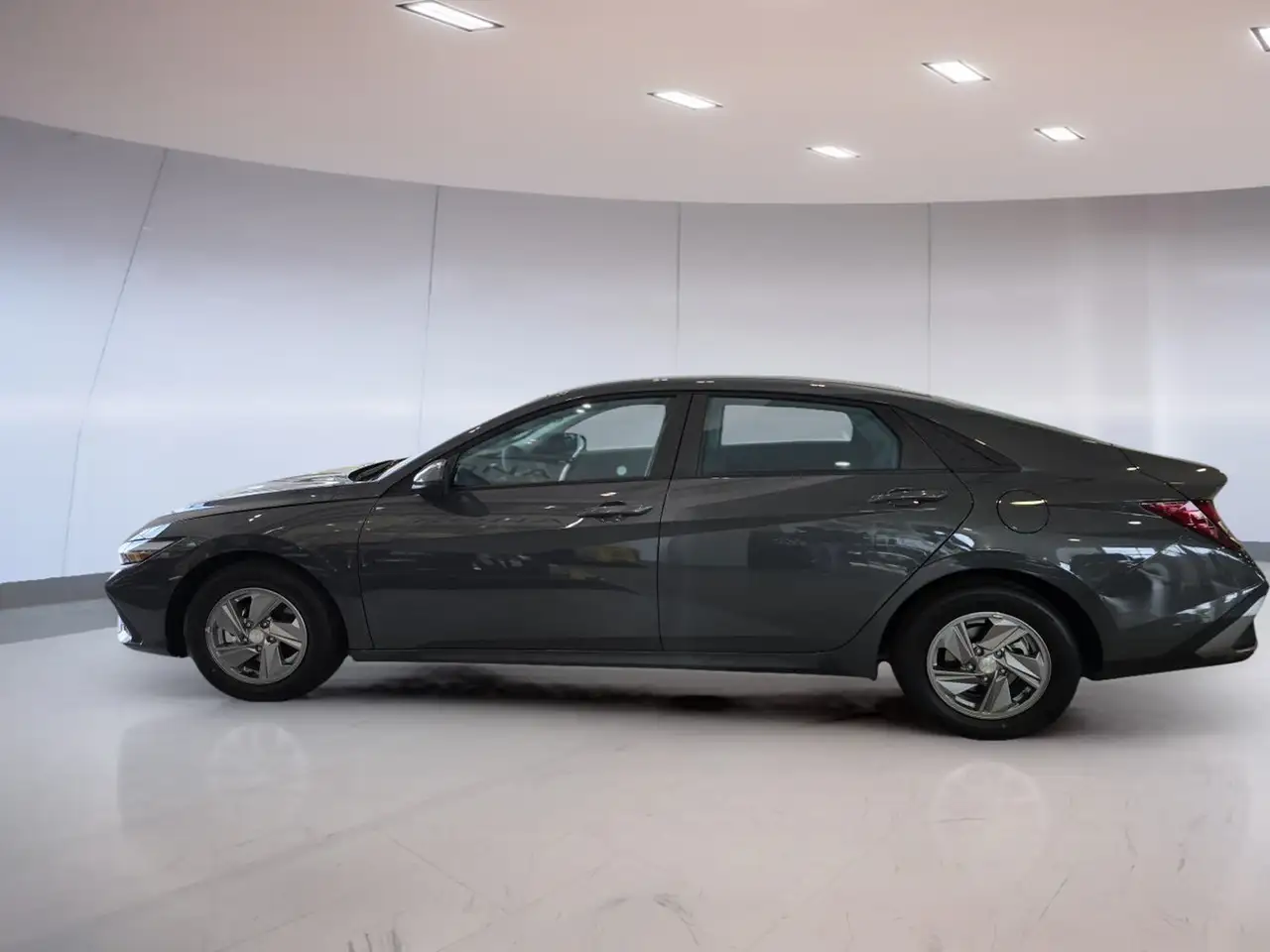 Hyundai ELANTRA снимка Hyundai ELANTRA