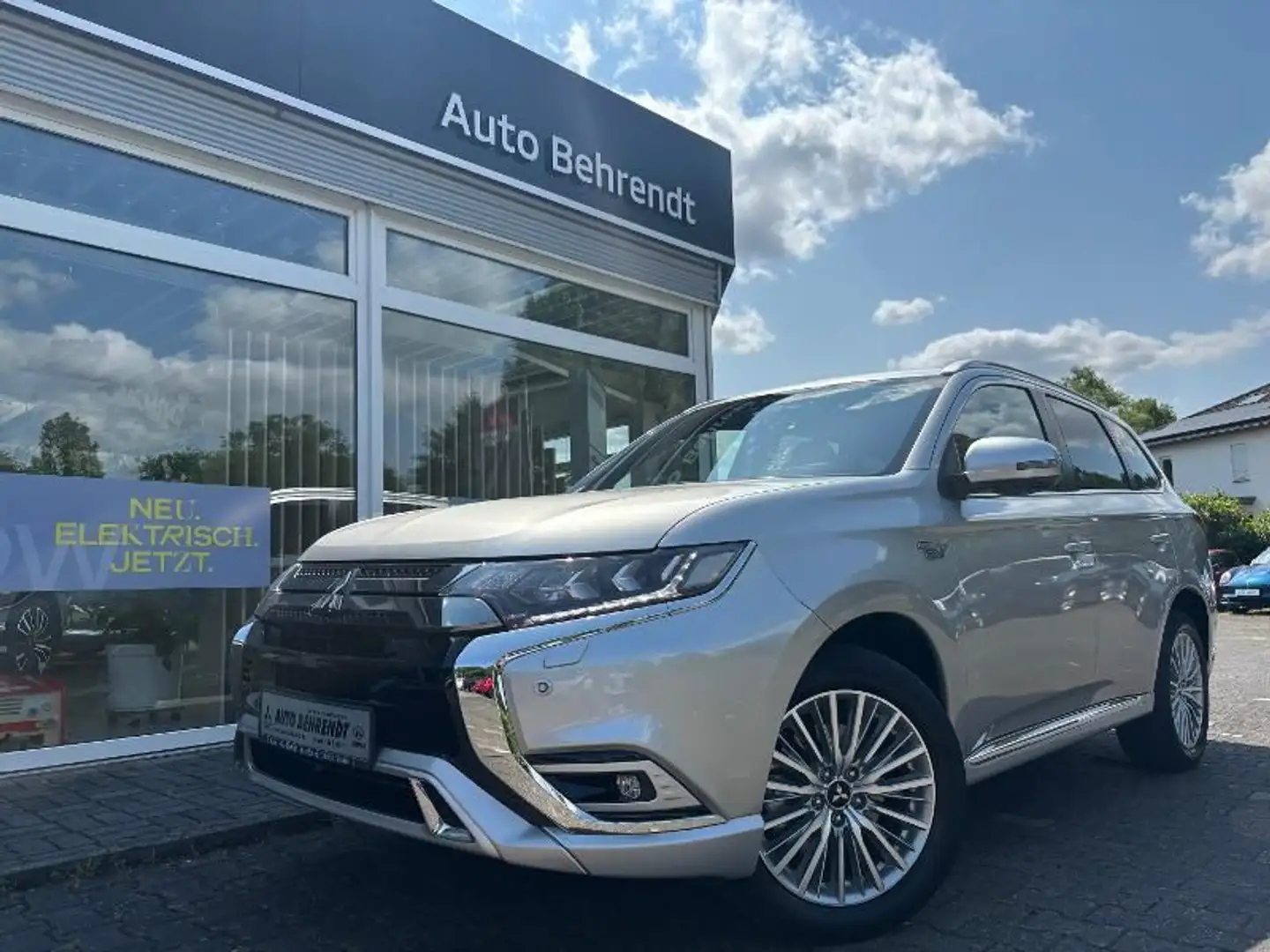 Mitsubishi Outlander Outlander Plug-in Hybrid PLUS mit Intro-Paket 2. Plateado - 1
