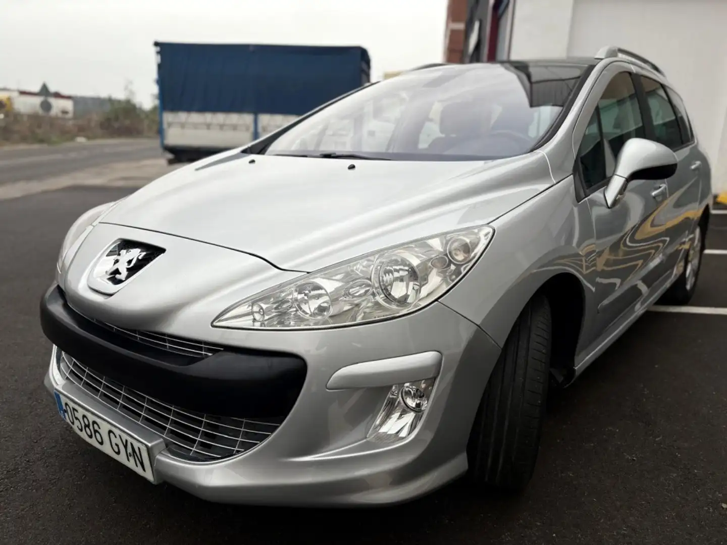 Peugeot 308 SW 1.6HDI Confort Grijs - 2