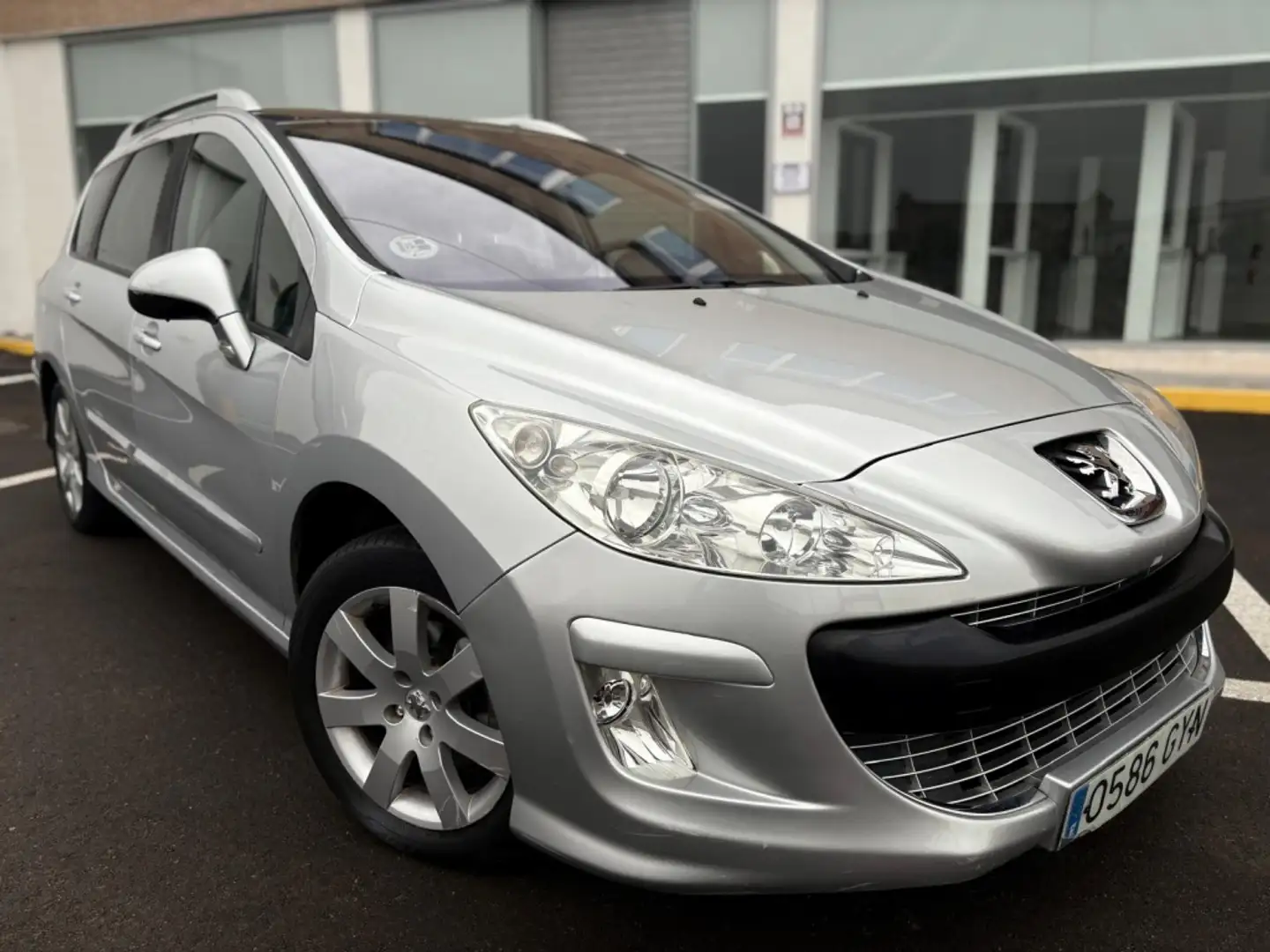 Peugeot 308 SW 1.6HDI Confort Grijs - 1